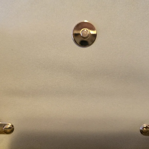 Windsor Gold Rhinestone Bow Clutch✨️ - Picture 10 of 11